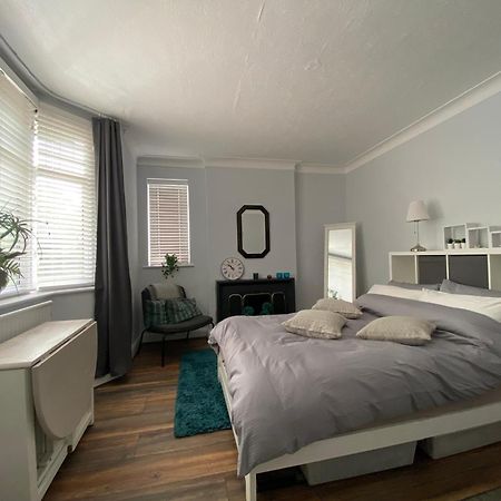 Spacious Double Studio-Style Room Orpington Luaran gambar