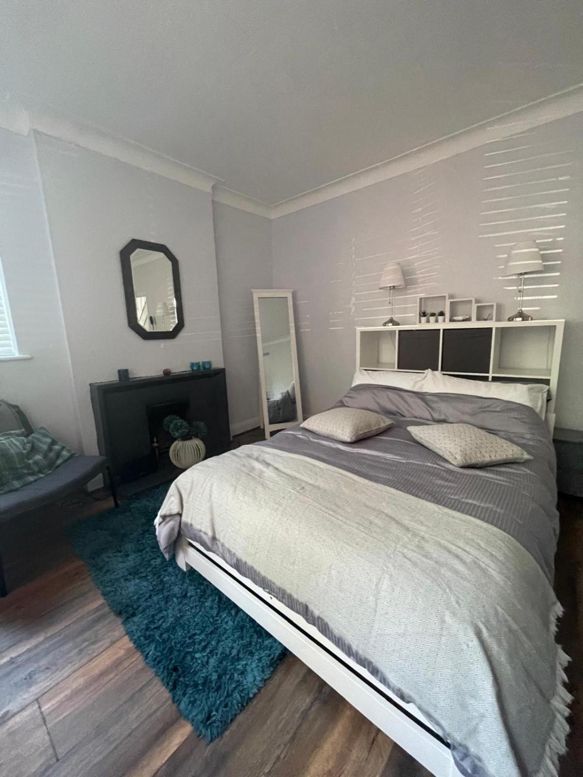 Spacious Double Studio-Style Room Orpington Luaran gambar