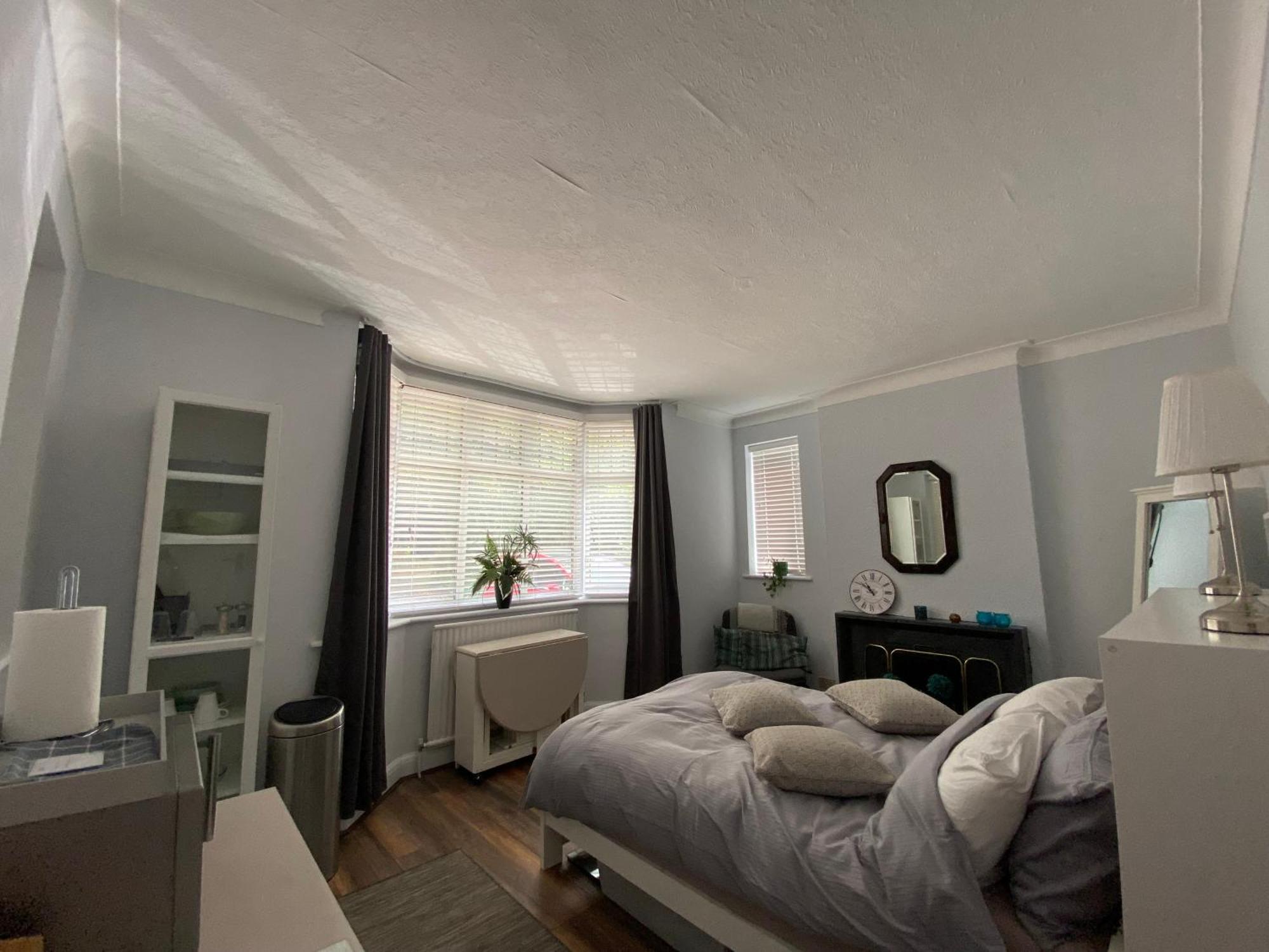 Spacious Double Studio-Style Room Orpington Luaran gambar